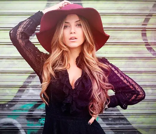 Ana Mena devel en redes sociales la portada del nuevo sencillo que har con CNCO.